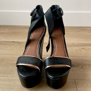 Elizabeth and James Sibil Wedge Platform